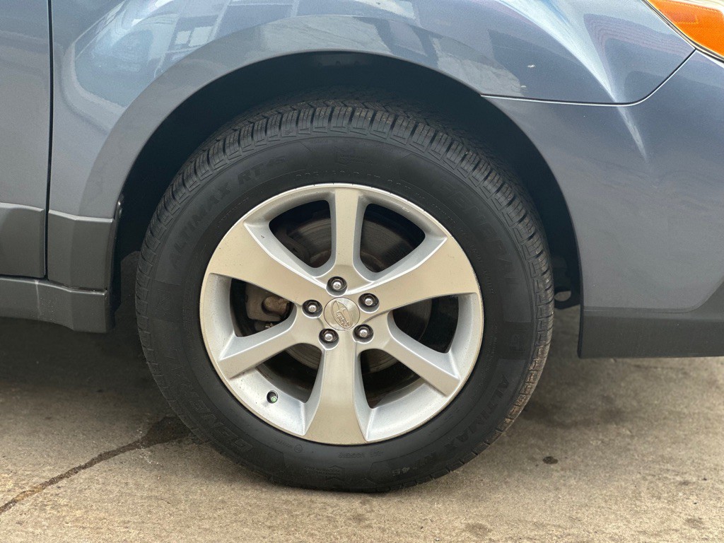 2013 Subaru Outback Image 8