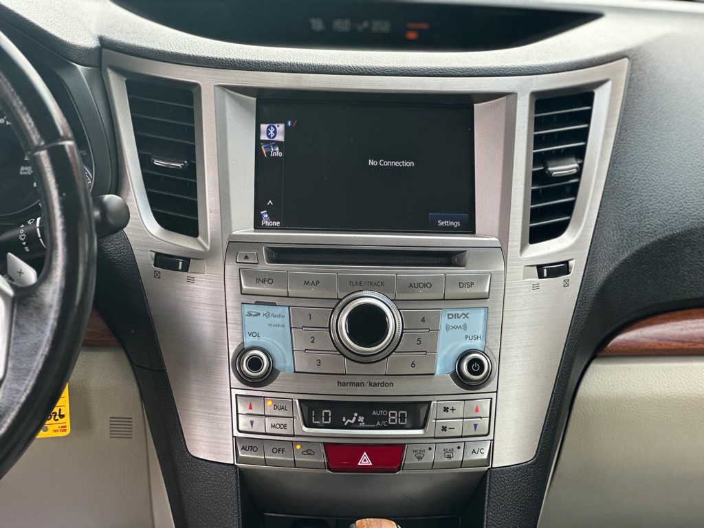 2013 Subaru Outback Image 10