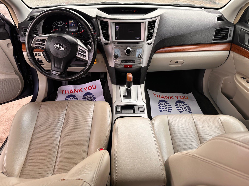 2013 Subaru Outback Image 11