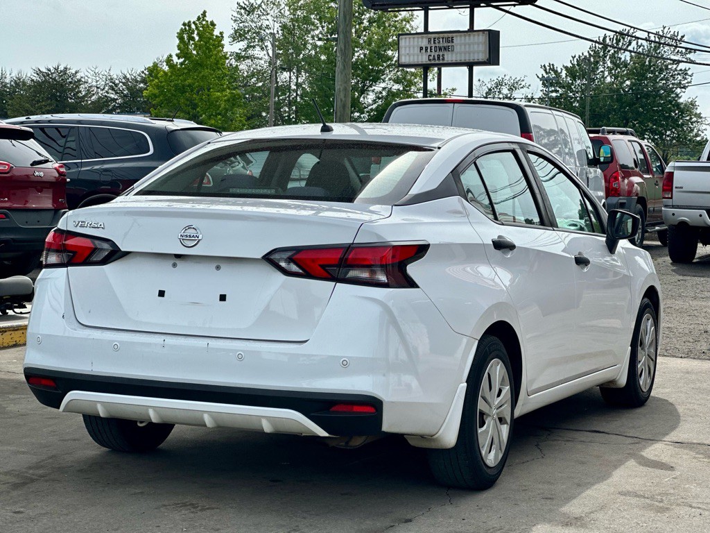 2021 Nissan Versa Image 6