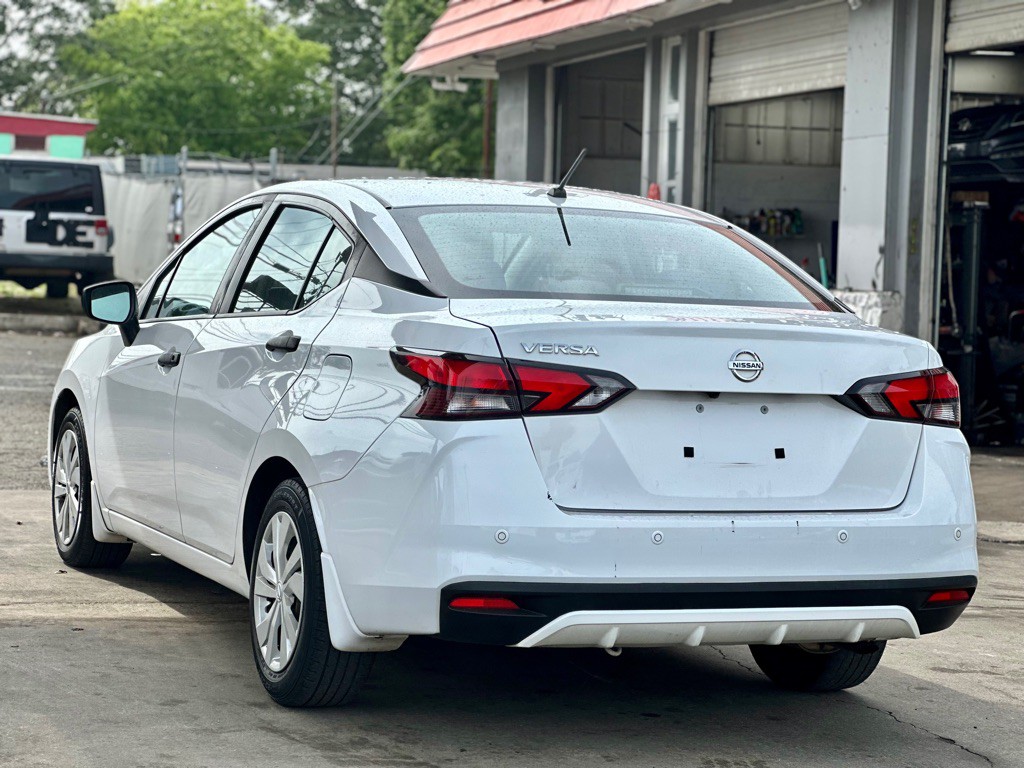 2021 Nissan Versa Image 8