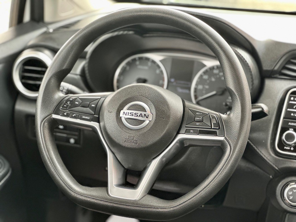 2021 Nissan Versa Image 9