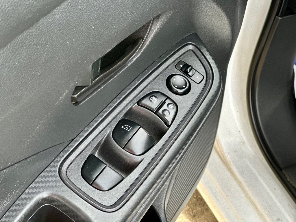 2021 Nissan Versa Image 12