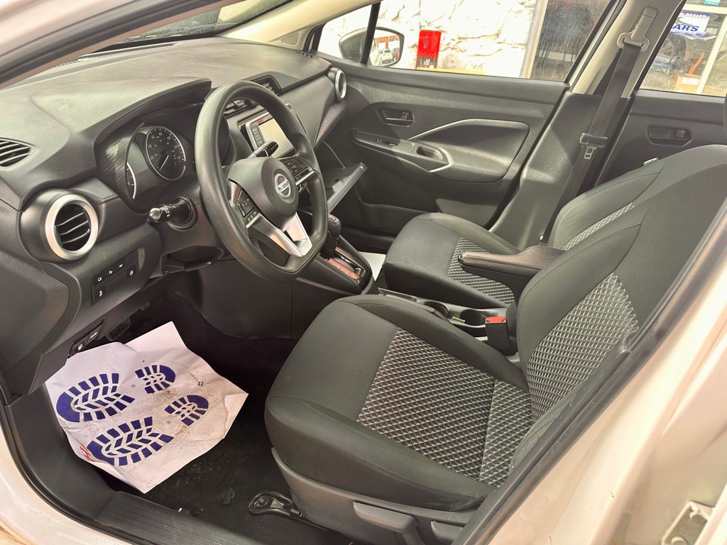 2021 Nissan Versa Image 13
