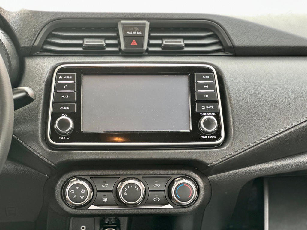 2021 Nissan Versa Image 14