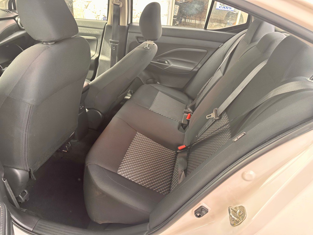 2021 Nissan Versa Image 16