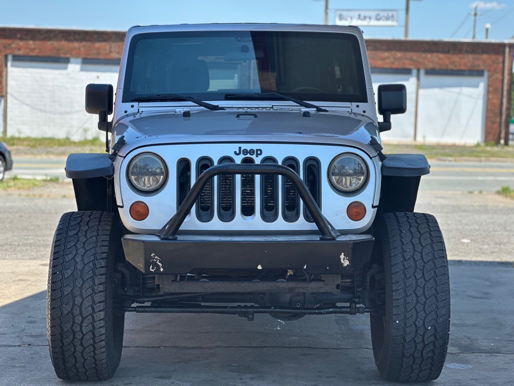2012 Jeep Wrangler Unlimited Image 2