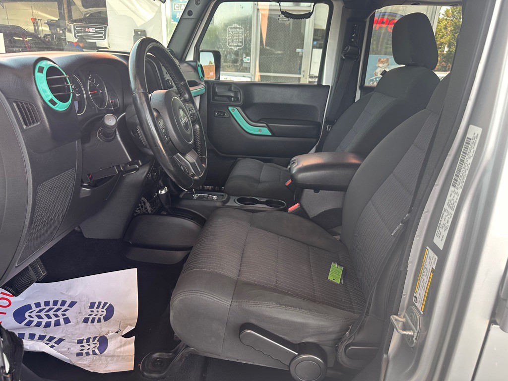 2012 Jeep Wrangler Unlimited Image 12