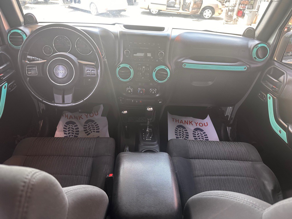 2012 Jeep Wrangler Unlimited Image 15