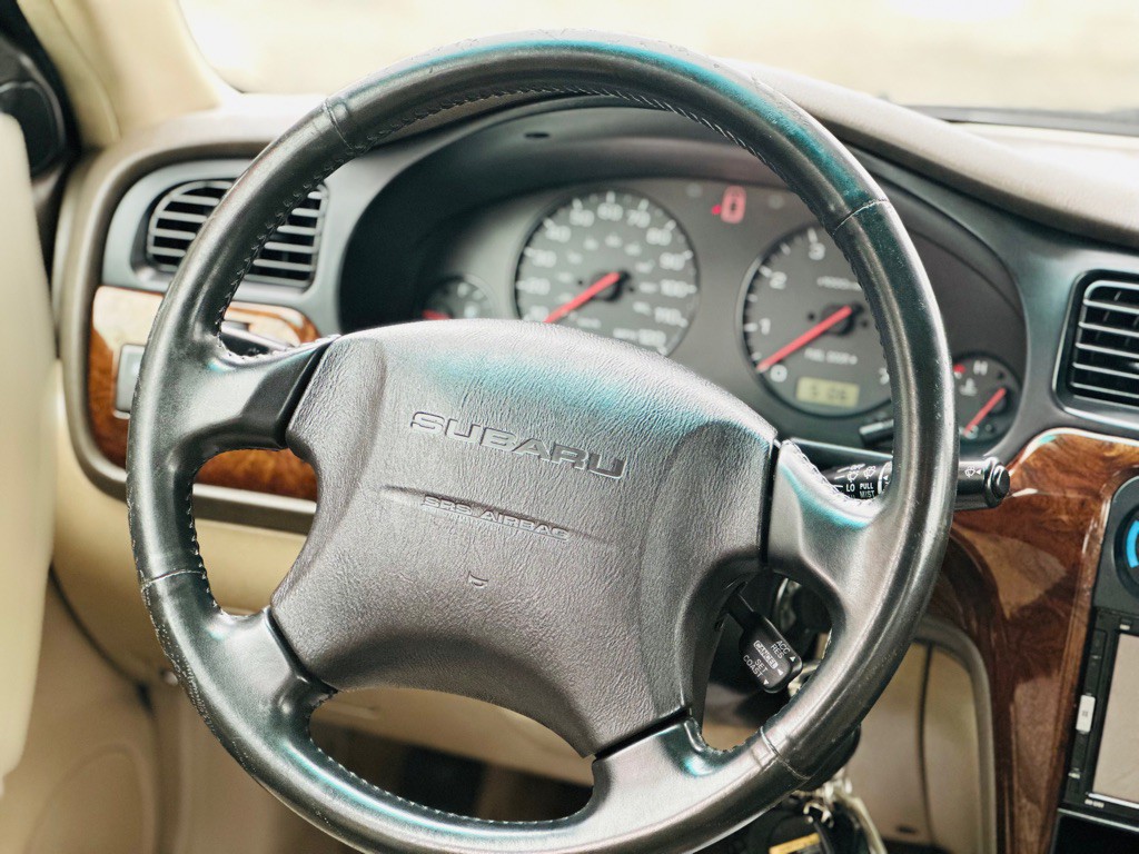 2000 Subaru Legacy Image 9