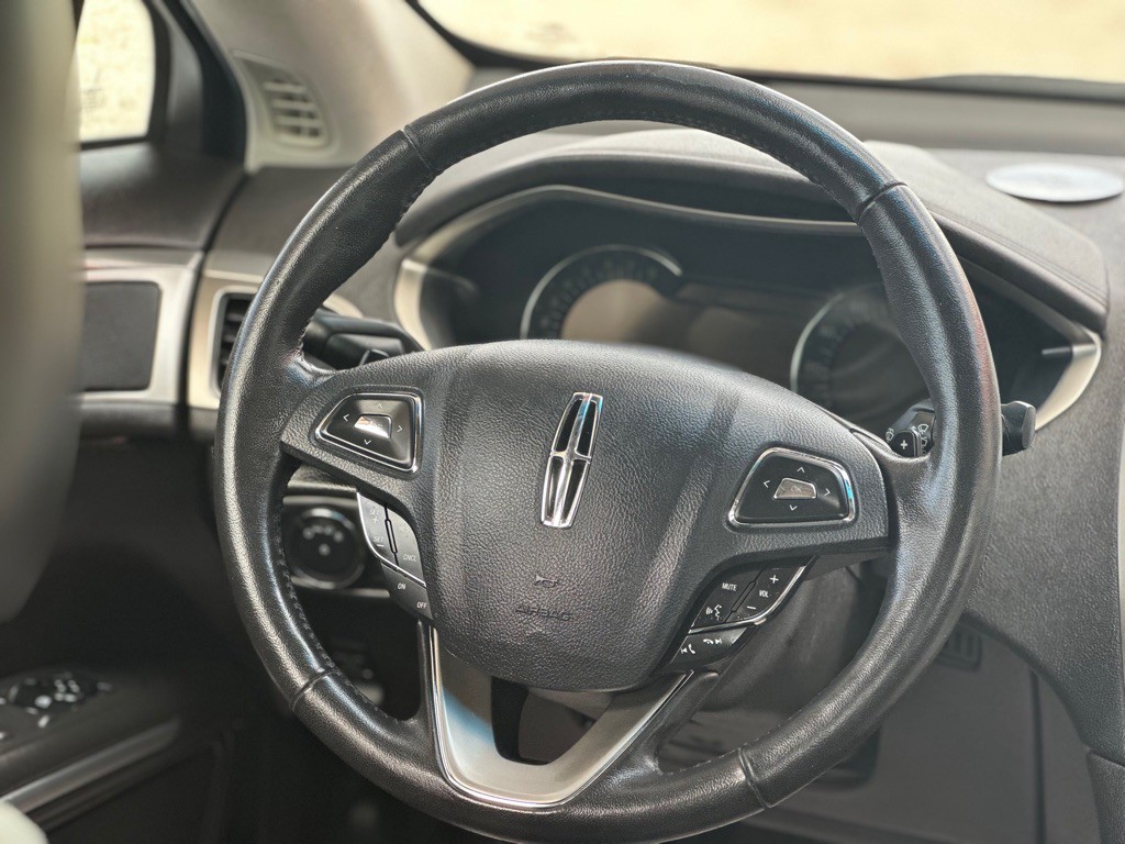 2014 Lincoln MKZ Image 10