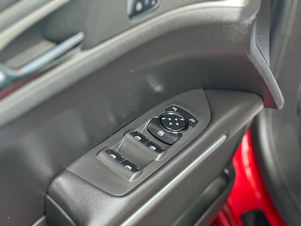 2014 Lincoln MKZ Image 12