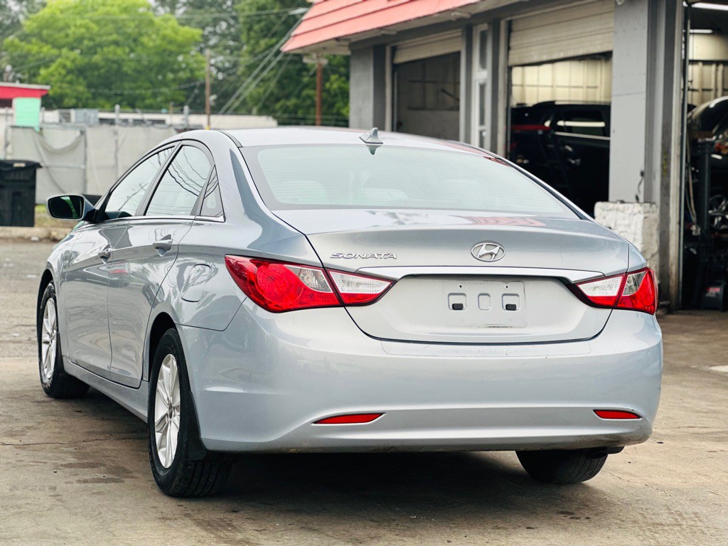 2012 Hyundai Sonata Image 8