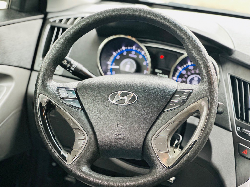 2012 Hyundai Sonata Image 9