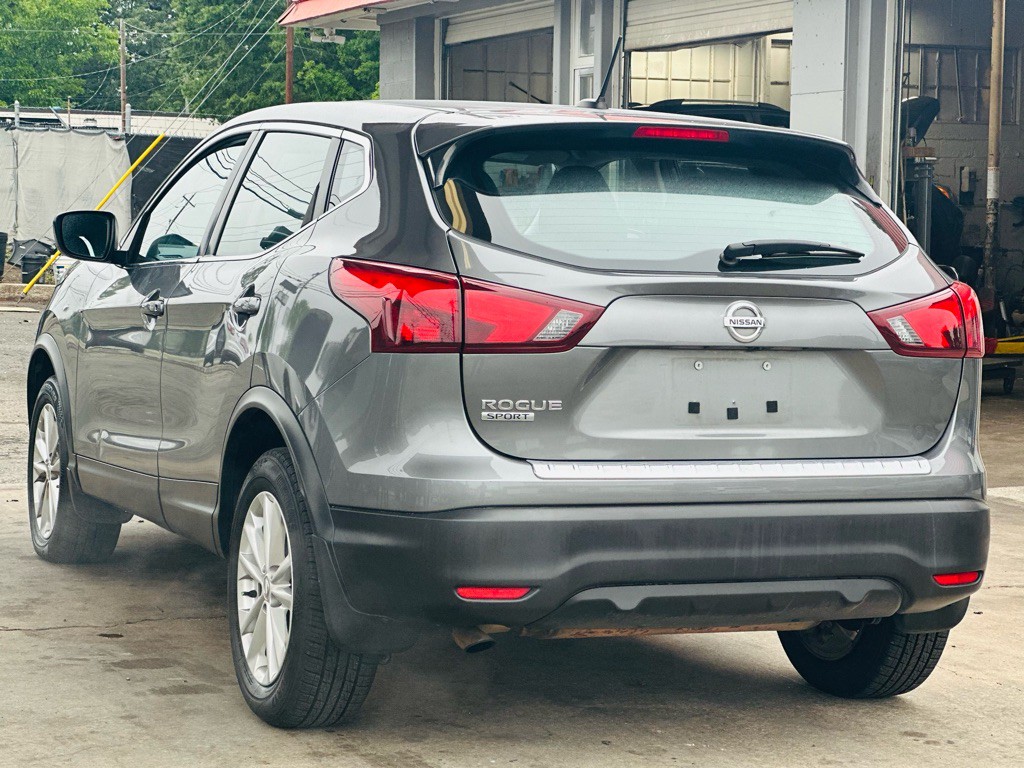 2018 Nissan Rogue Image 8