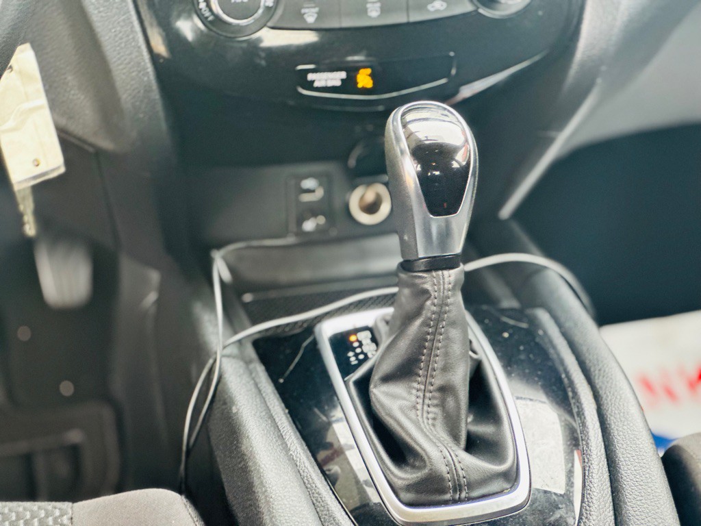 2018 Nissan Rogue Image 9
