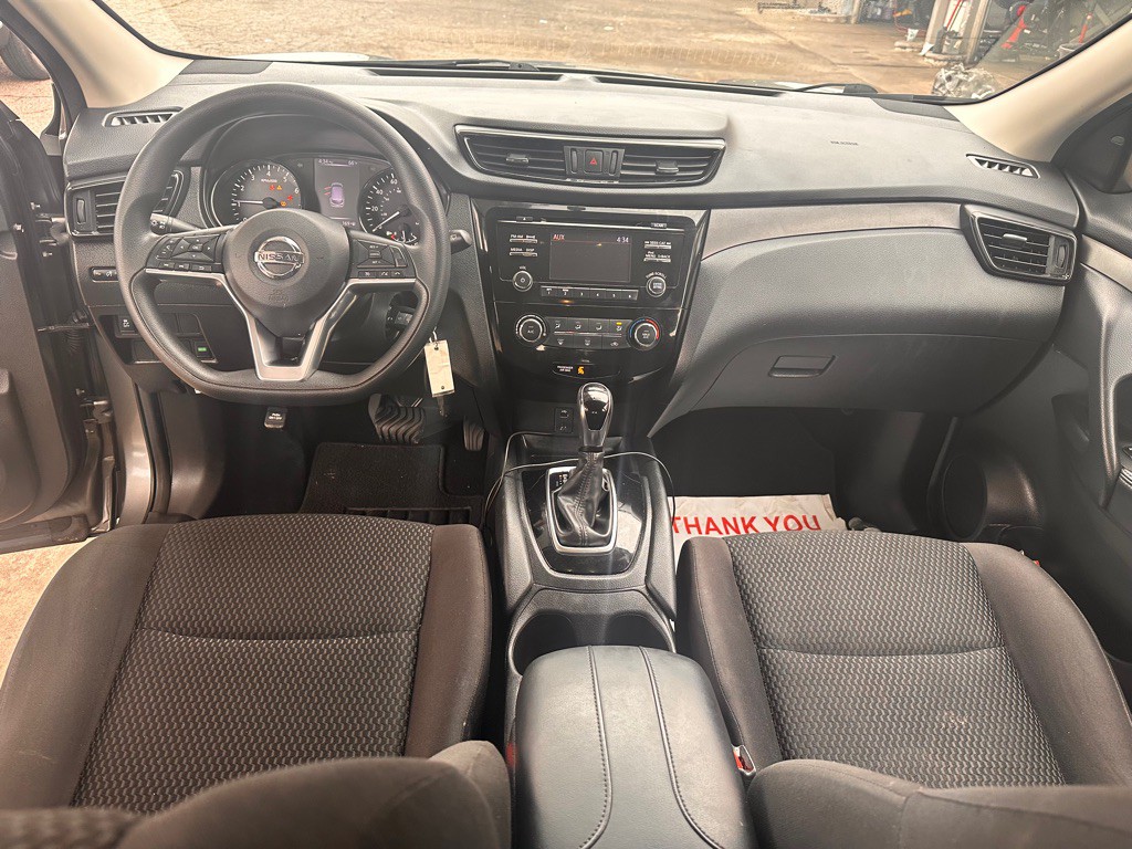 2018 Nissan Rogue Image 13