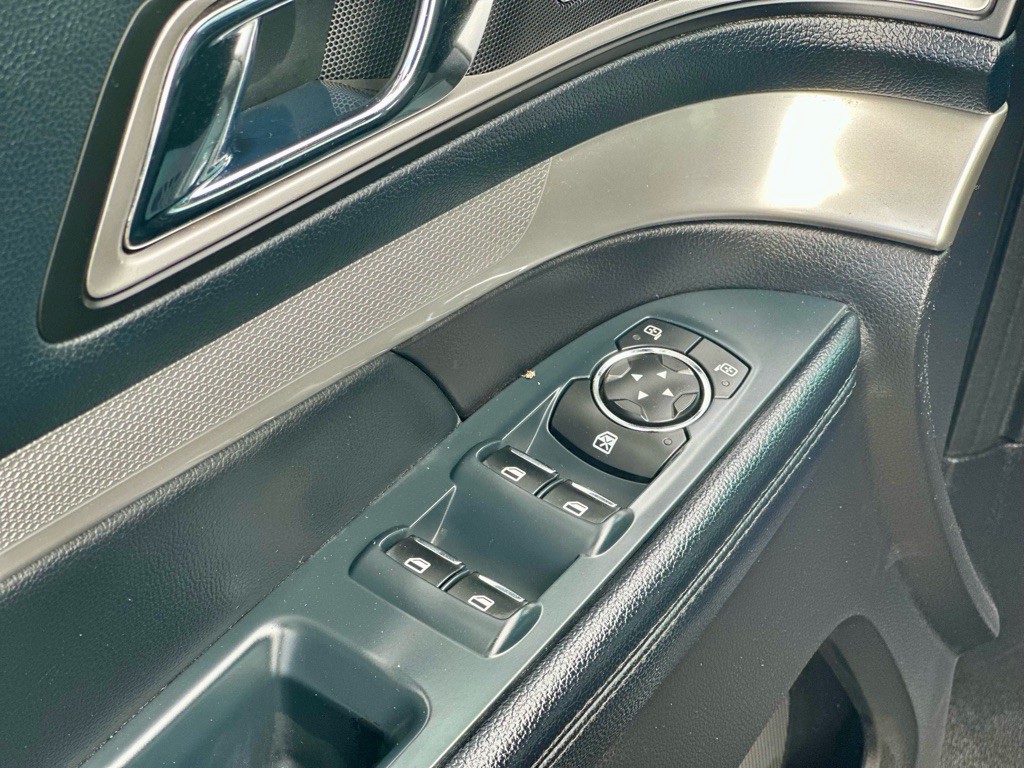 2016 Ford Explorer Image 14