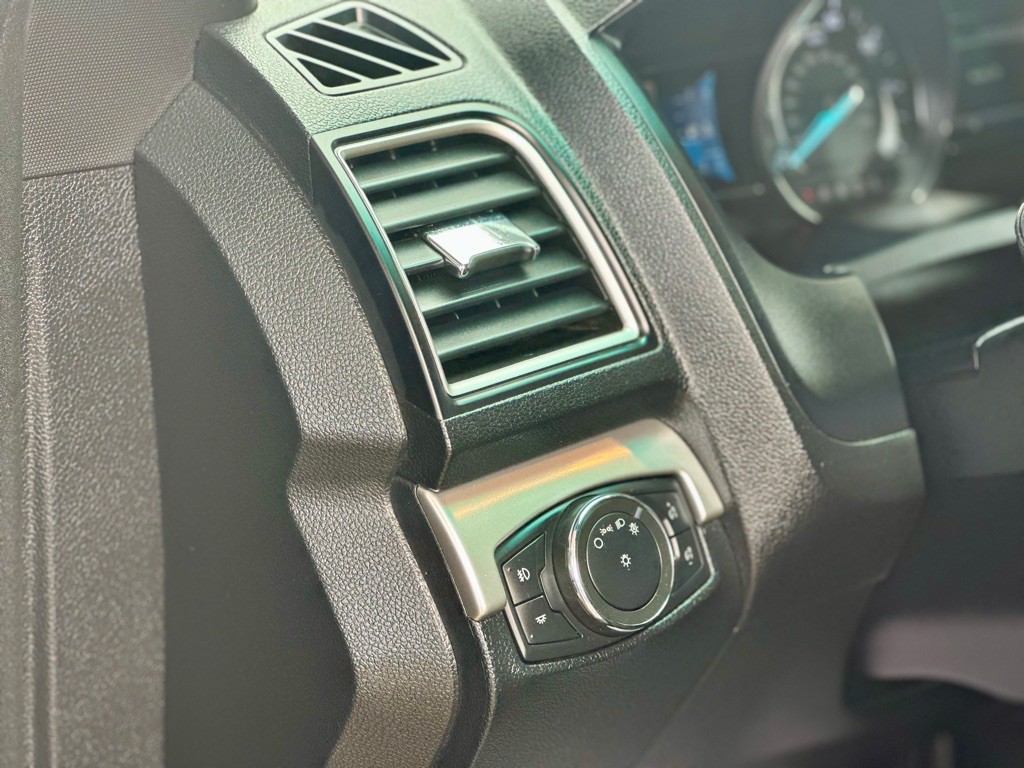 2016 Ford Explorer Image 15