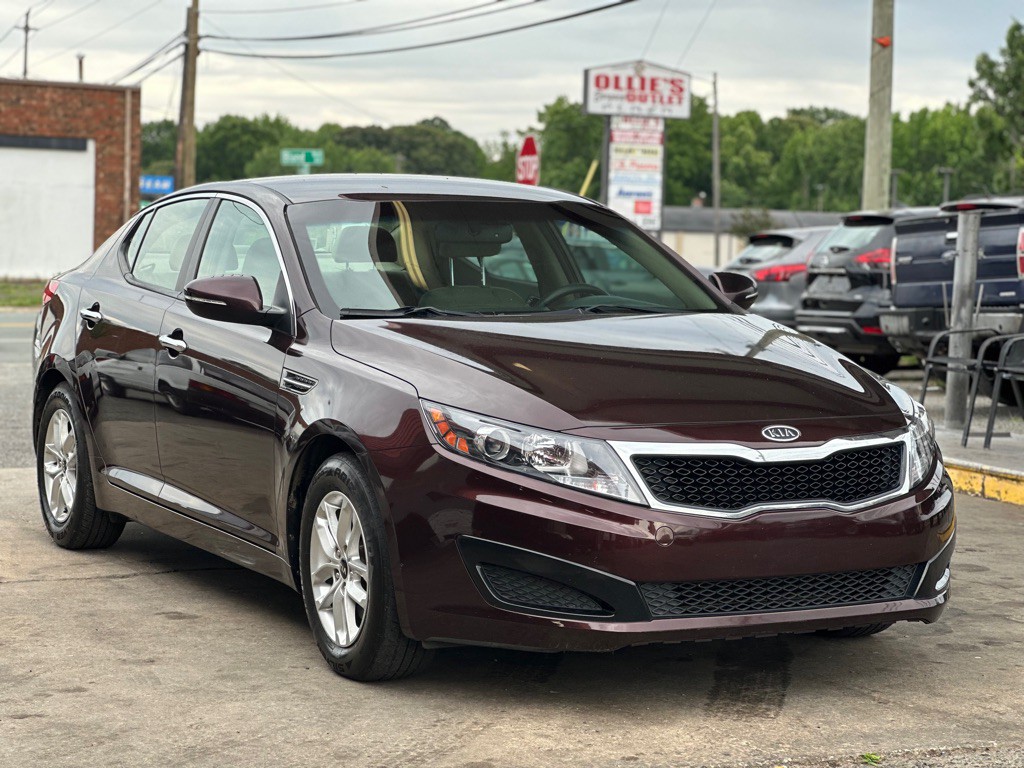 2011 Kia Optima Image 1