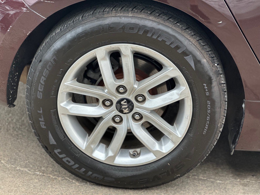 2011 Kia Optima Image 4