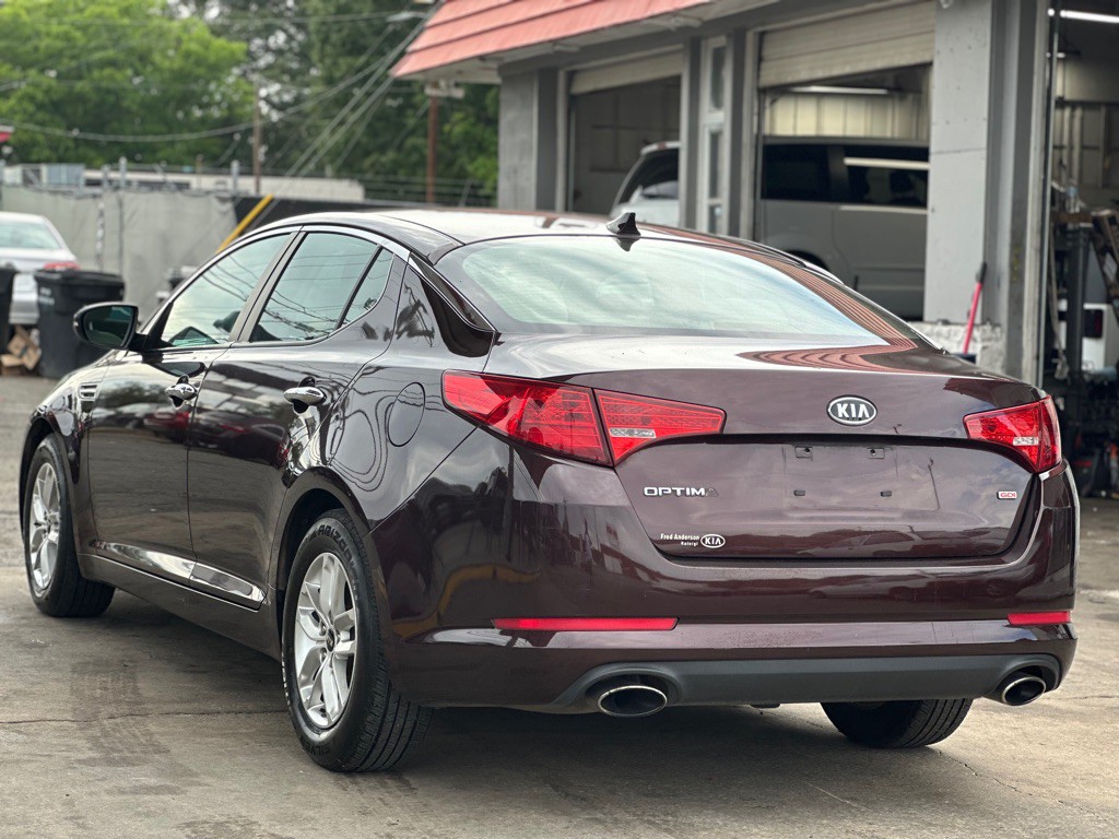 2011 Kia Optima Image 8