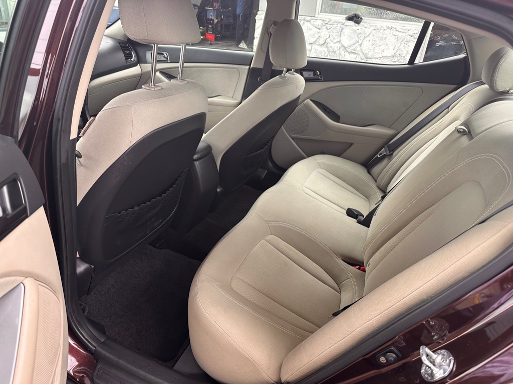 2011 Kia Optima Image 14