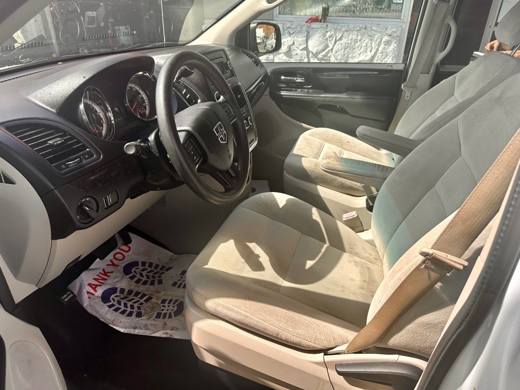 2016 Dodge Grand Caravan Image 9