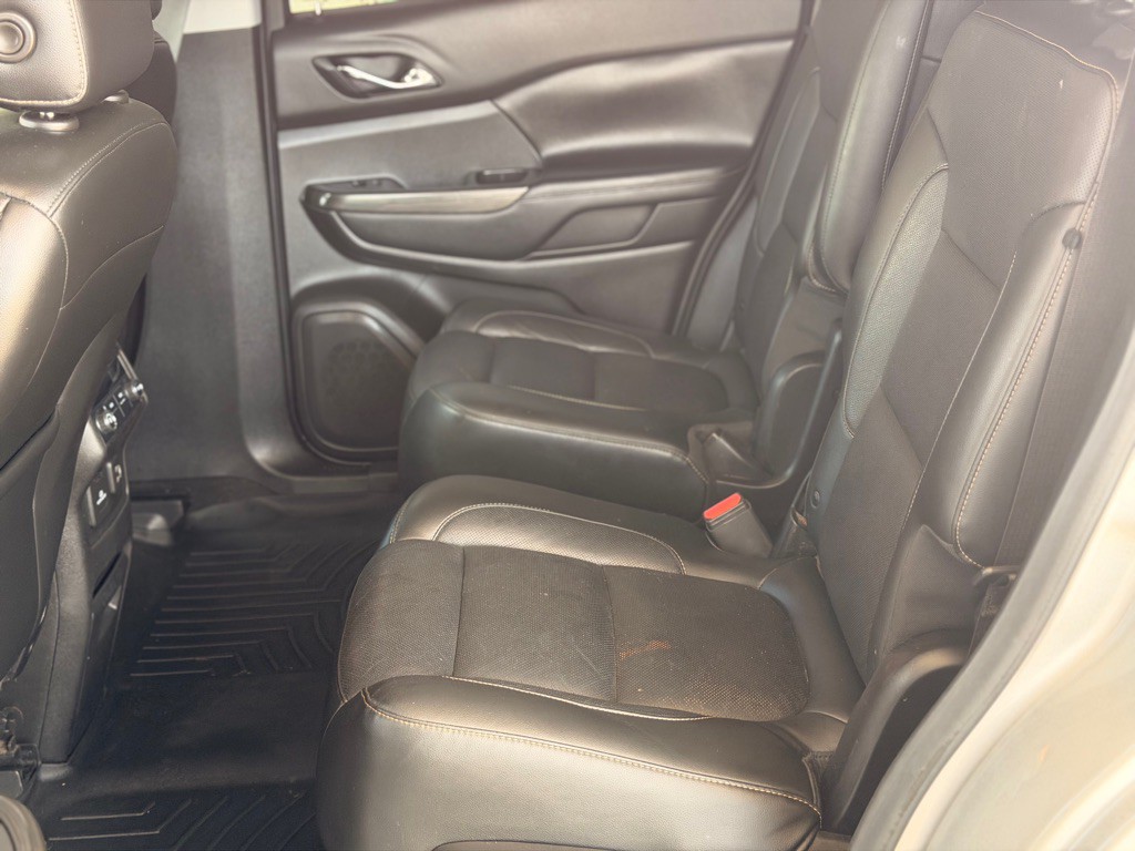 2019 GMC Acadia Image 16