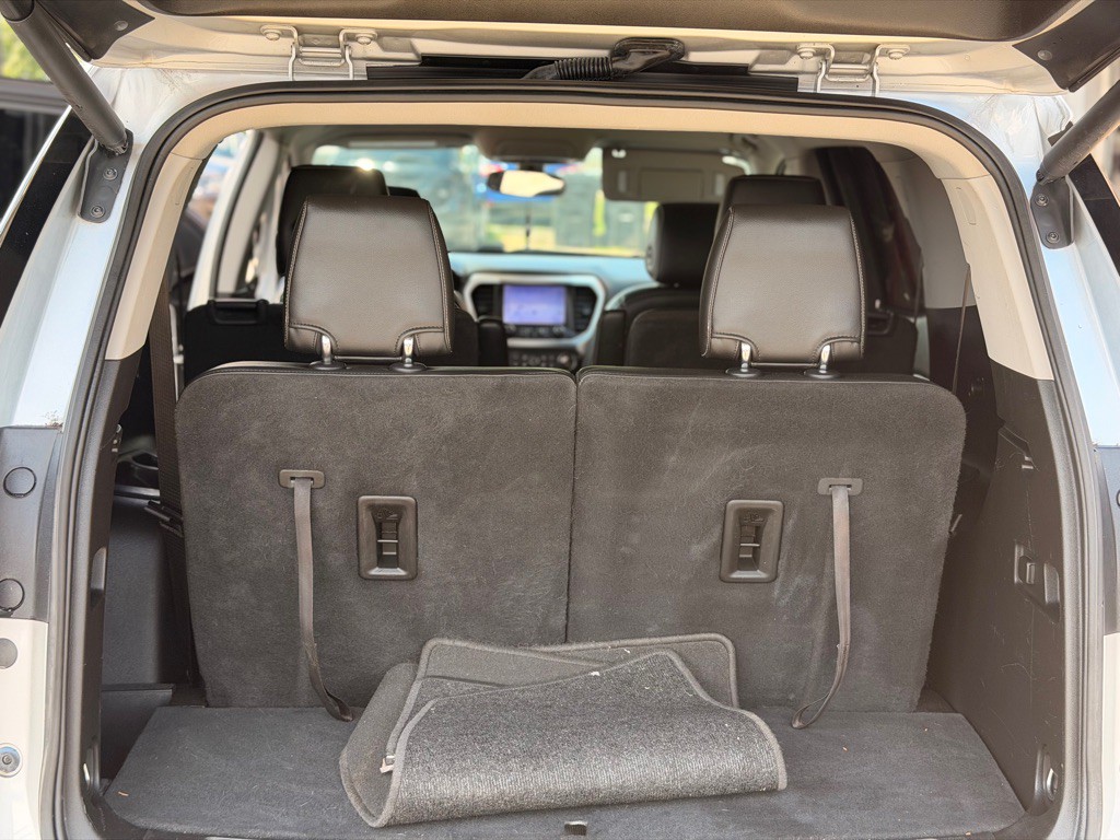 2019 GMC Acadia Image 18