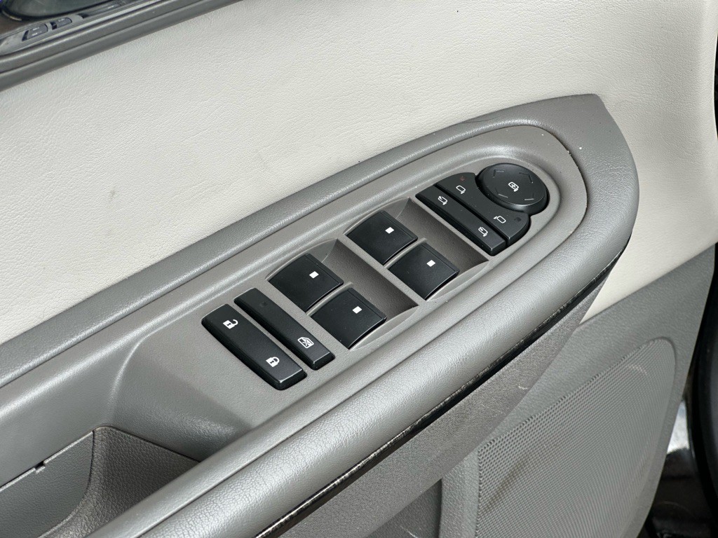 2017 GMC Acadia Image 14