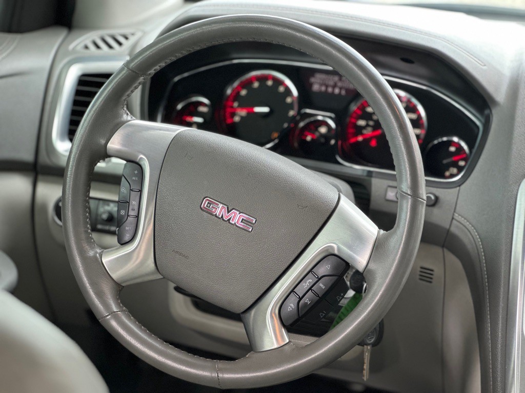2017 GMC Acadia Image 16