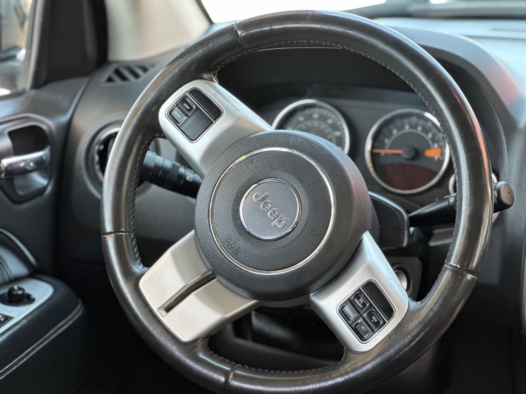 2016 Jeep Compass Image 12
