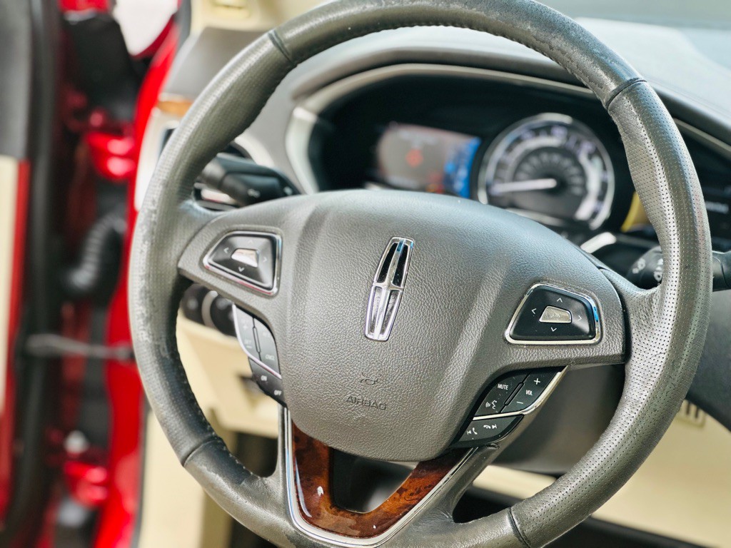 2014 Lincoln MKZ Image 10
