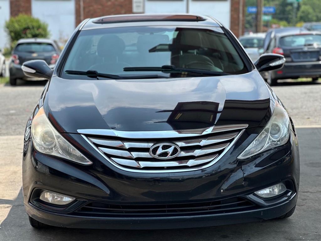 2013 Hyundai Sonata Image 2