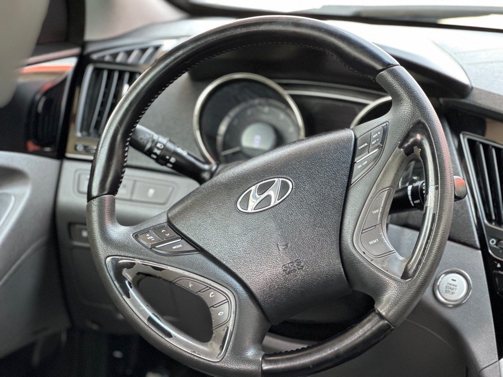 2013 Hyundai Sonata Image 9