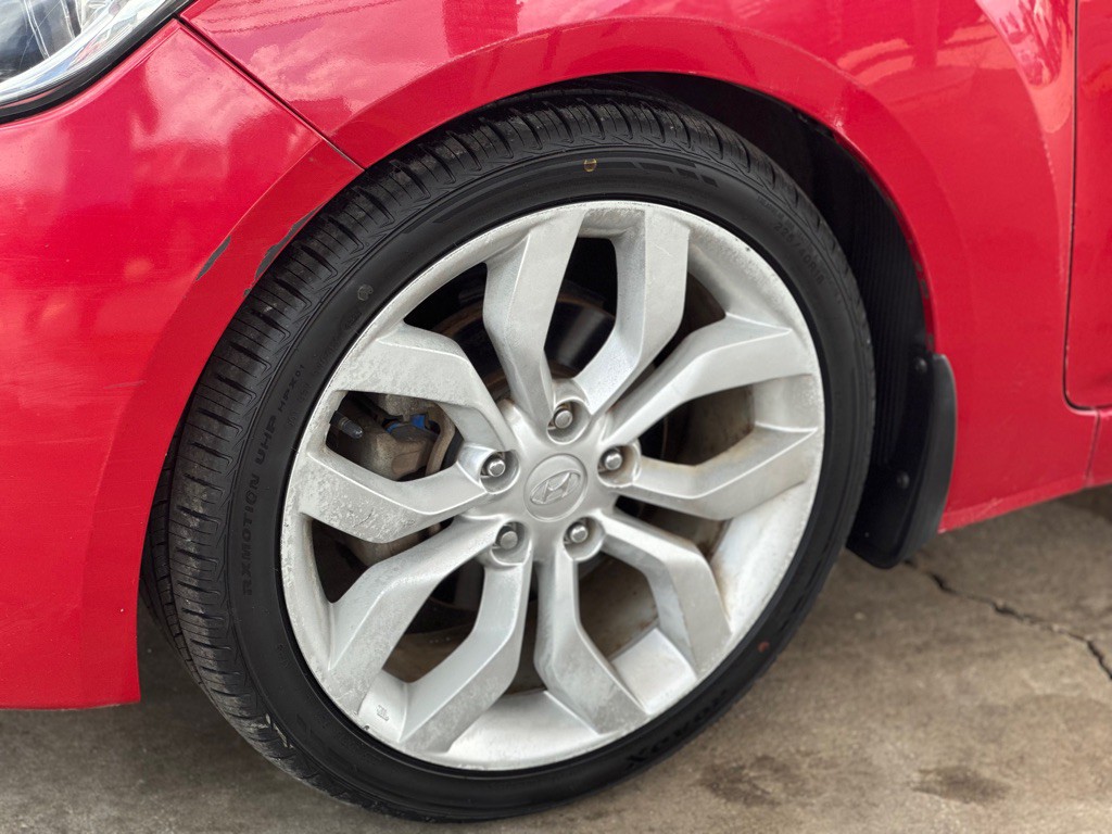 2013 Hyundai Veloster Image 4
