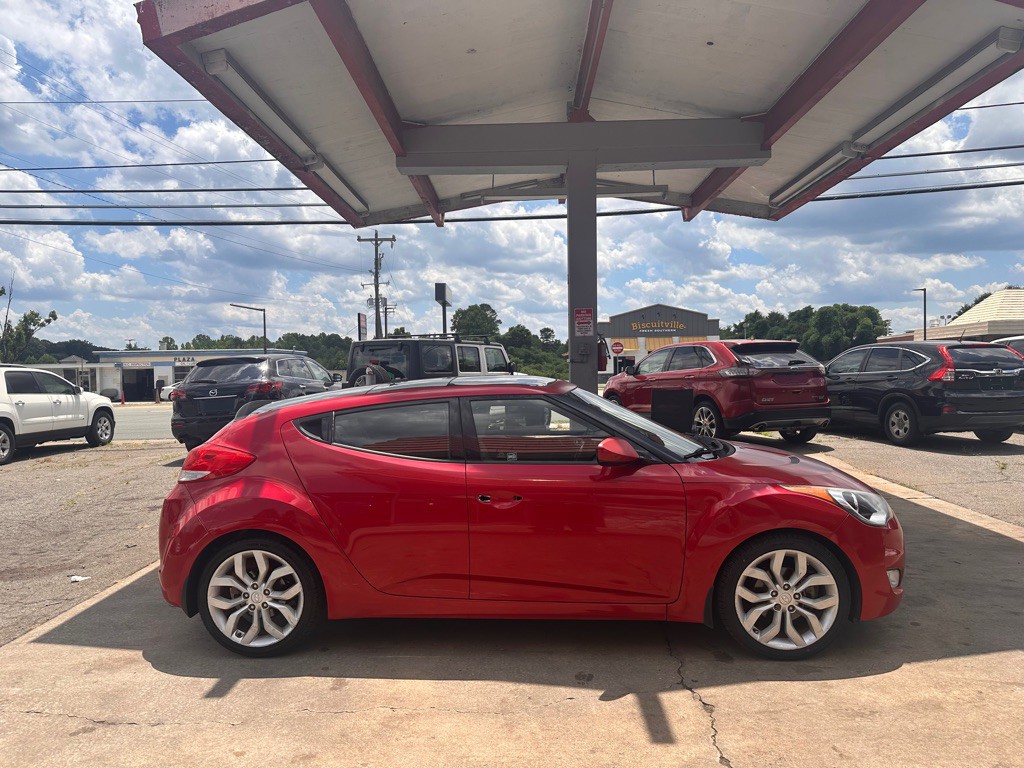 2013 Hyundai Veloster Image 8
