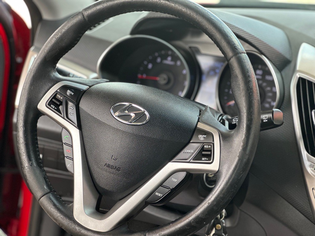 2013 Hyundai Veloster Image 9