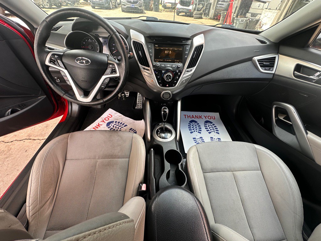 2013 Hyundai Veloster Image 15