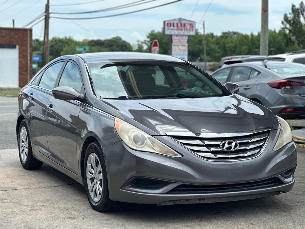 2011 Hyundai Sonata Image 1