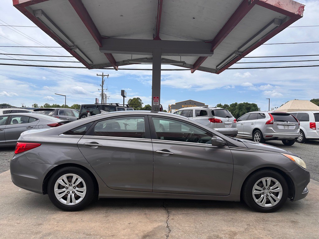 2011 Hyundai Sonata Image 4