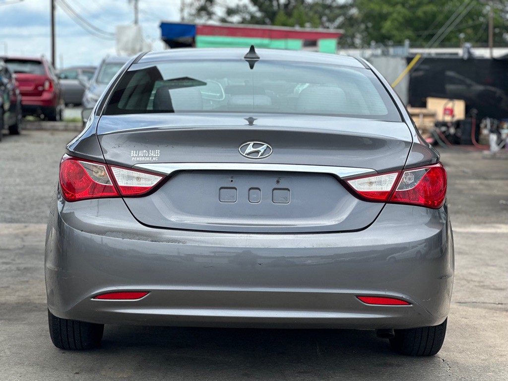 2011 Hyundai Sonata Image 6