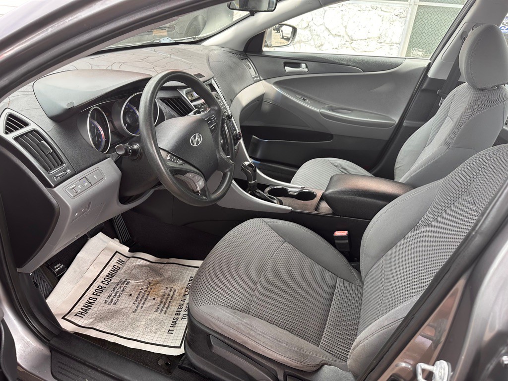 2011 Hyundai Sonata Image 9