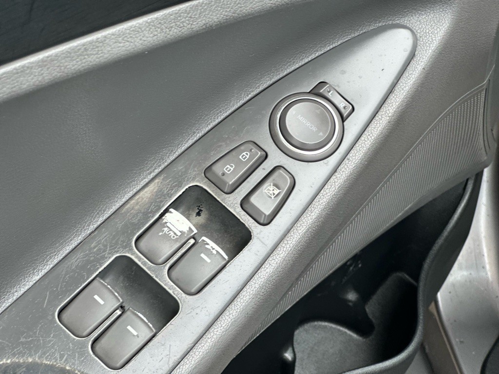 2011 Hyundai Sonata Image 12