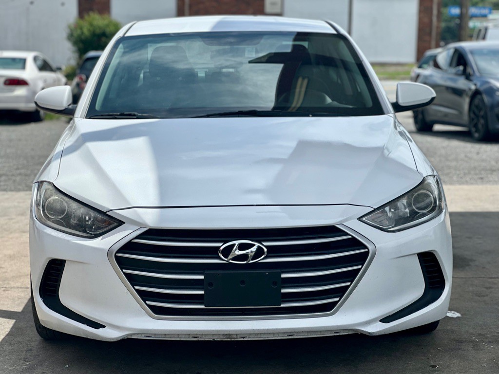 2018 Hyundai Elantra Image 2