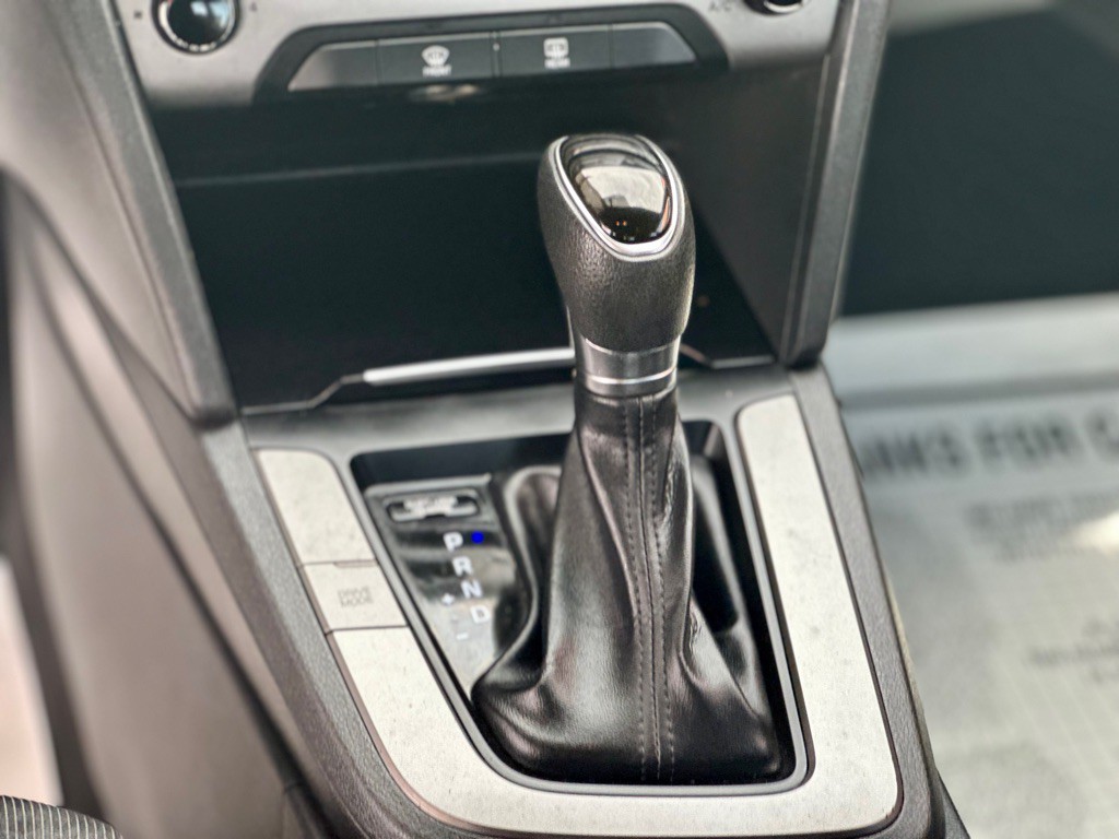 2018 Hyundai Elantra Image 10