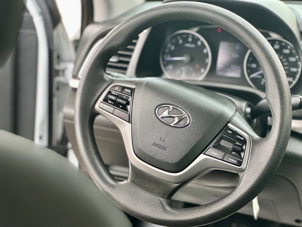 2018 Hyundai Elantra Image 11