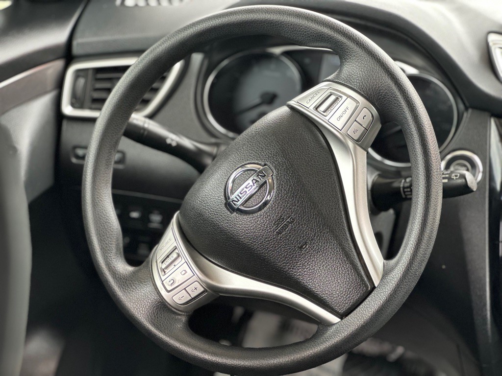 2016 Nissan Rogue Image 11