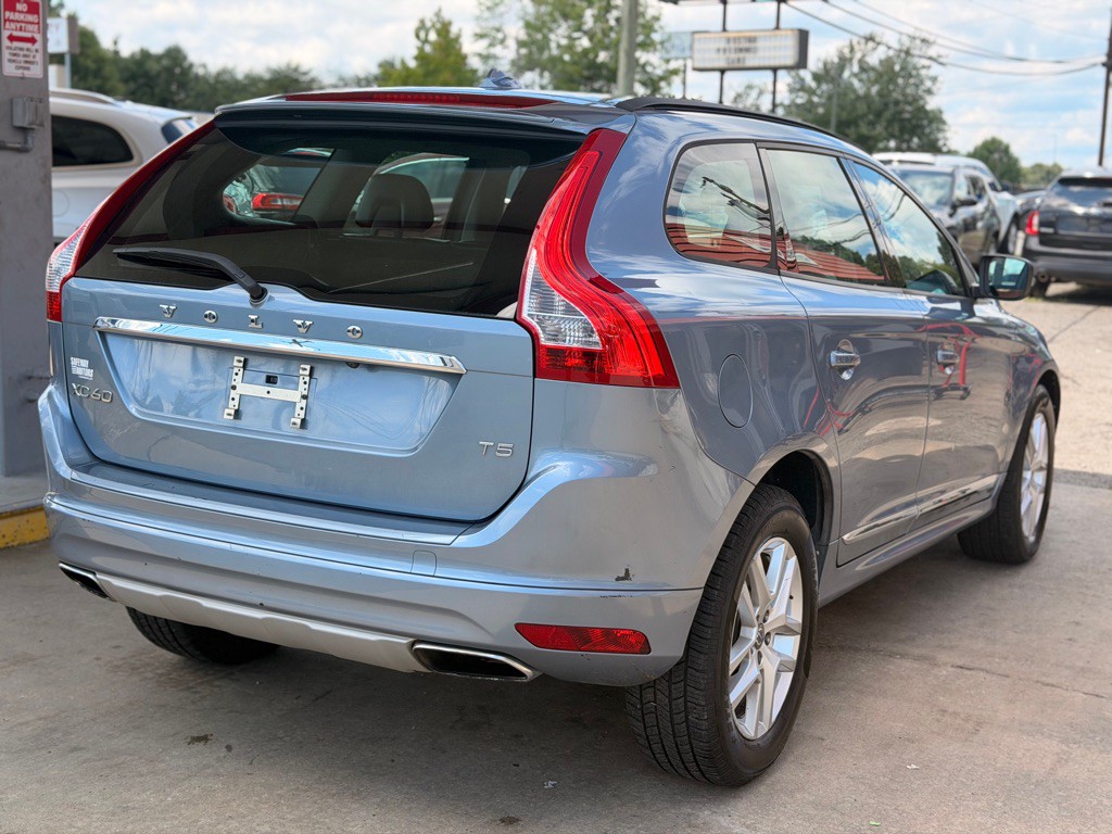 2017 Volvo XC60 Image 8